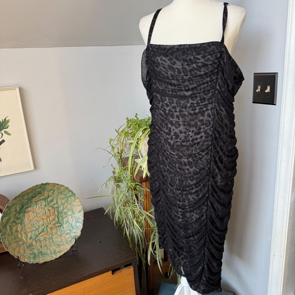 Torrid Ruched Bodycon Dress Leopard Print Mesh Overlay Plus Size 2 Formal Night - Picture 1 of 9